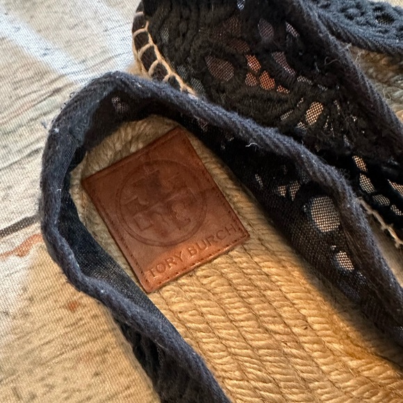 Tory Burch 6 black floral lace espadrilles sneakers slip on braided neutral - Picture 4 of 8